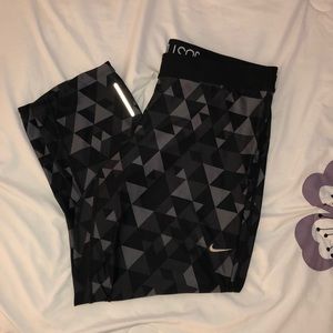 Nike Dri-Fit print Capri leggings